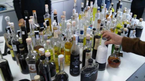 CASI 100 MUESTRAS DE AGUARDIENTES Y LICORES TRADICIONALES DE GALICIA